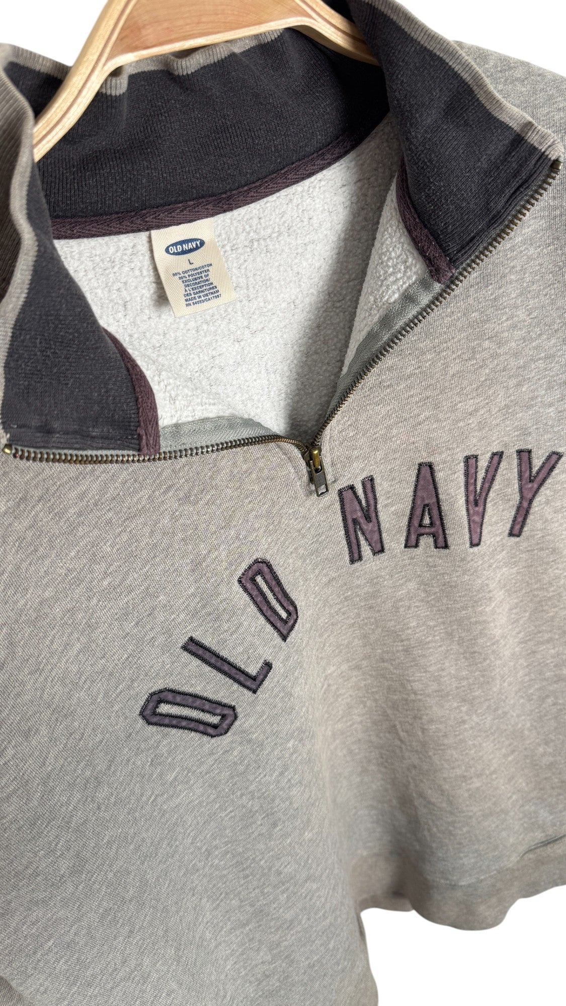 Old Navy Vintage 1/3 sweater (L)